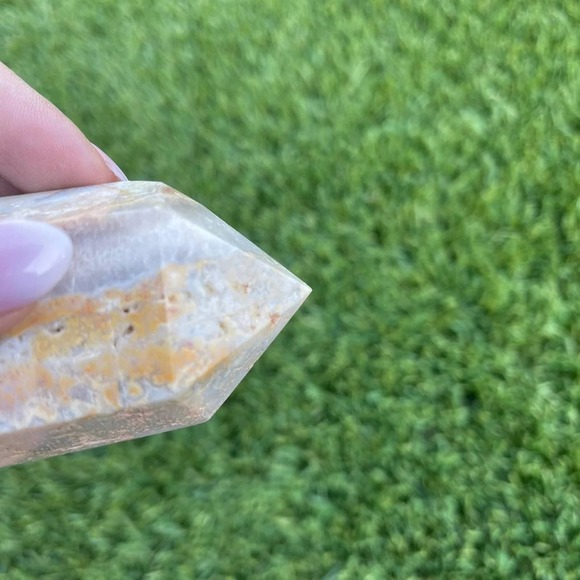 Mini Banded Calcite Tower - Picture 5 of 10